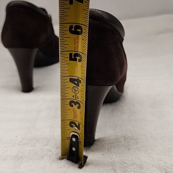 AQUATALIA BY MARVIN K ESPRESSO BROWN SUEDE LOW ANKLE BOOTIES LADIES 8.5 GUC - Picture 9 of 16